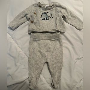 NWOT newborn two piece sweater outfit elephant